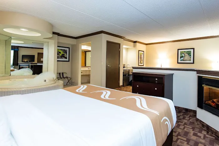 Quality Inn & Suites Quakertown-Allentown 4