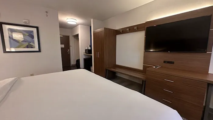 Holiday Inn Express & Suites Bethlehem Arpt-Allentown Area 4