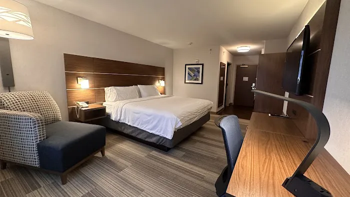 Holiday Inn Express & Suites Bethlehem Arpt-Allentown Area 4