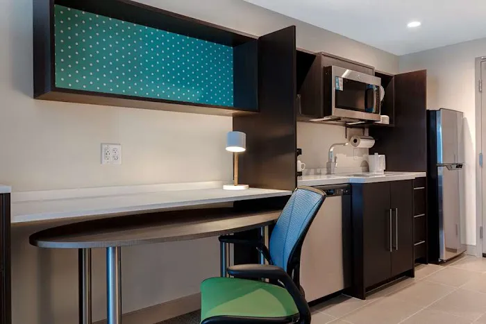 Home2 Suites by Hilton Allentown Bethlehem Airport 4