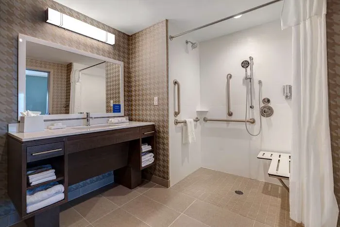 Home2 Suites by Hilton Allentown Bethlehem Airport 4