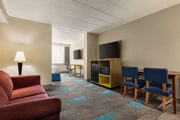 Days Hotel by Wyndham Allentown Airport / Lehigh Valley 4