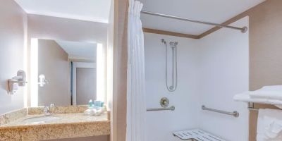 Holiday Inn Express & Suites Bethlehem by IHG