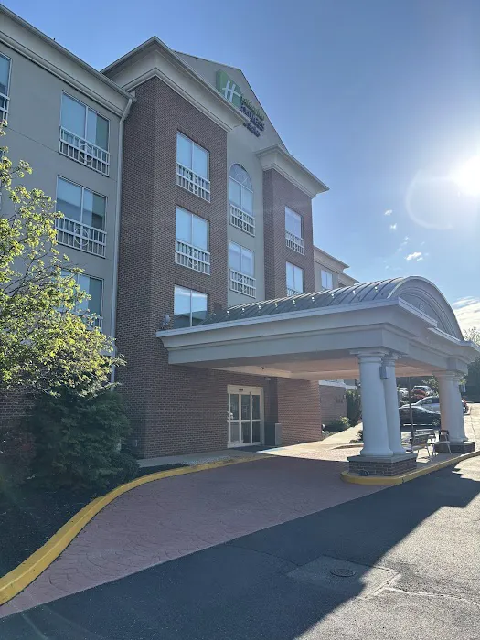 Holiday Inn Express & Suites Bethlehem by IHG 4