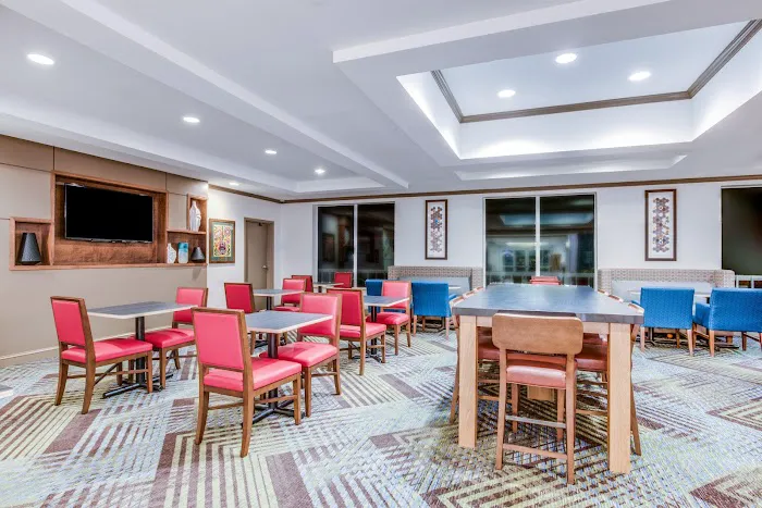 Holiday Inn Express & Suites Bethlehem by IHG 4