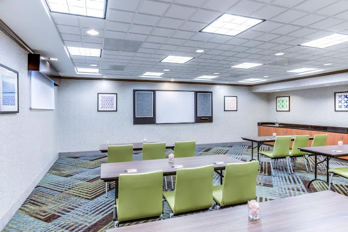 Holiday Inn Express & Suites Bethlehem by IHG 4