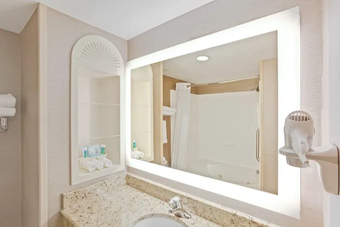 Holiday Inn Express & Suites Bethlehem by IHG 4