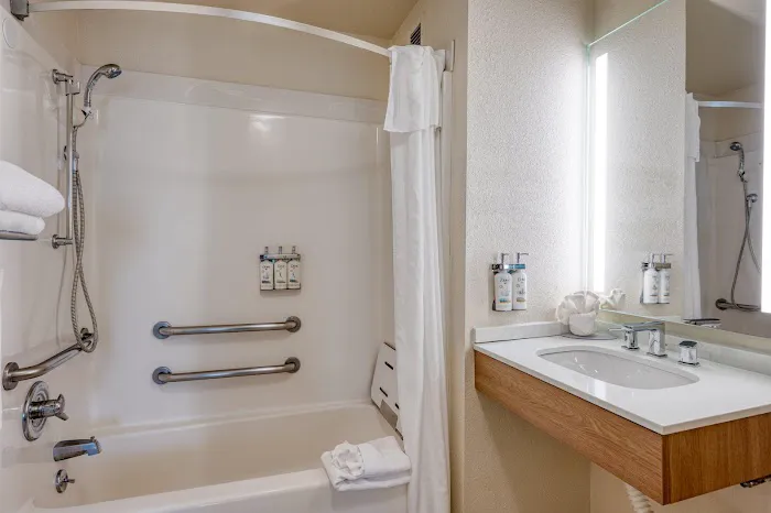 Staybridge Suites Allentown Bethlehem Airport by IHG 4