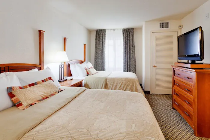 Staybridge Suites Allentown Bethlehem Airport by IHG 4