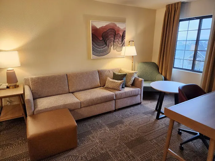 Staybridge Suites Allentown Bethlehem Airport by IHG 4