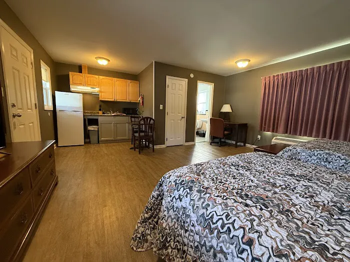 Heidi's Inn 4