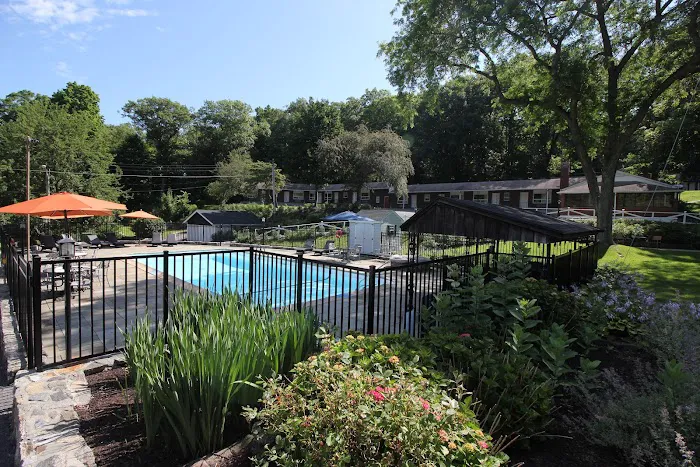 Heidi's Inn 4