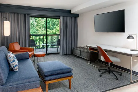 Courtyard Danbury 4