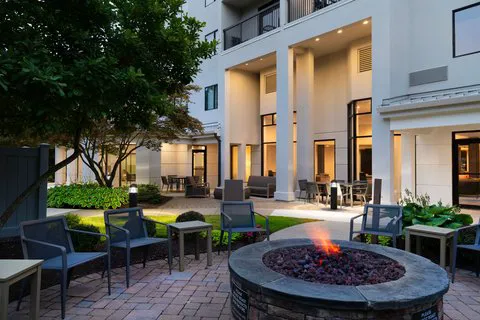 Courtyard Danbury 4