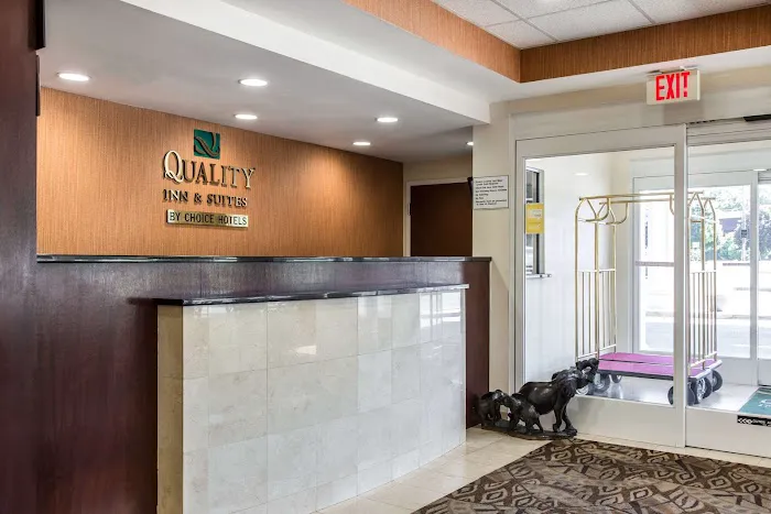 Quality Inn & Suites Danbury near University 4