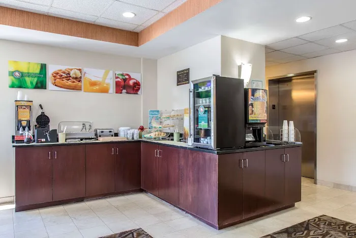 Quality Inn & Suites Danbury near University 4