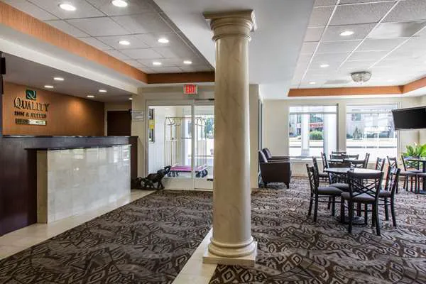 Quality Inn & Suites Danbury near University 4