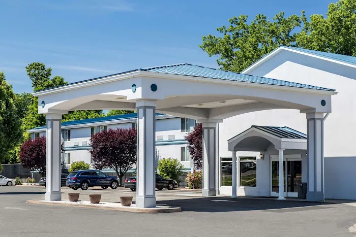 Quality Inn & Suites Danbury near University 4