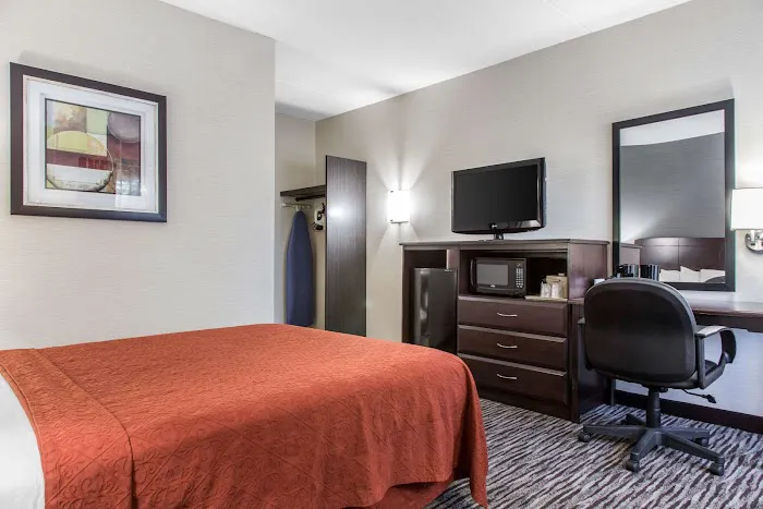 Quality Inn & Suites Danbury near University 4