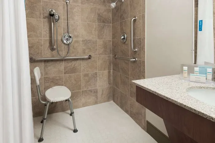 Hampton Inn Danbury 4