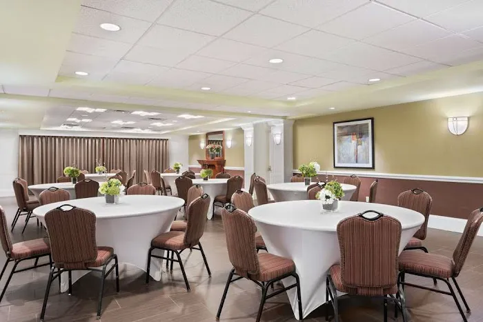 Hampton Inn Danbury 4