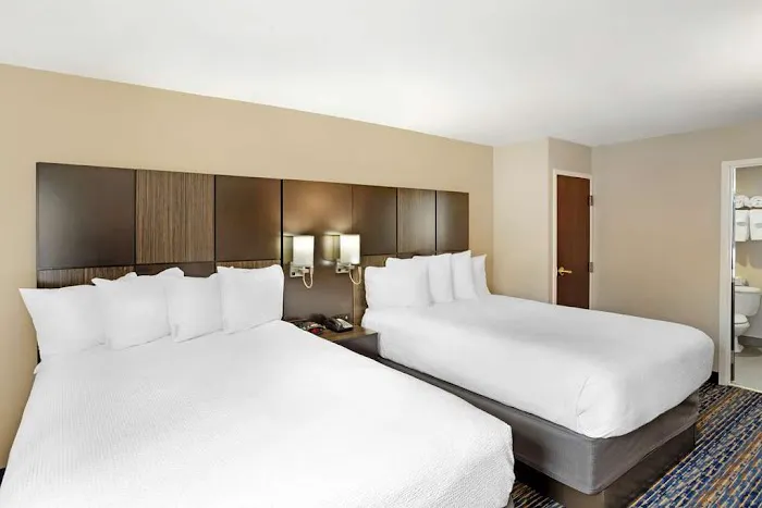 Best Western Plus Fairfield Hotel 4