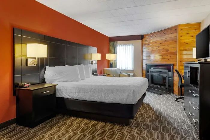 Best Western Plus Poconos Hotel 4