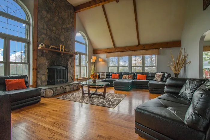 Hilltop Mansion 4
