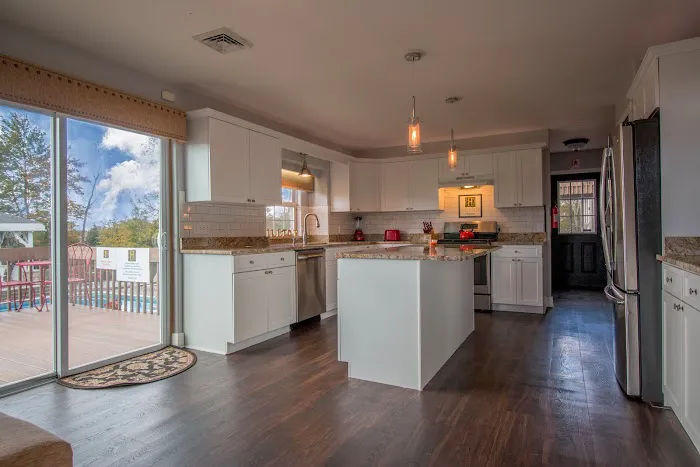 Hilltop Mansion 4