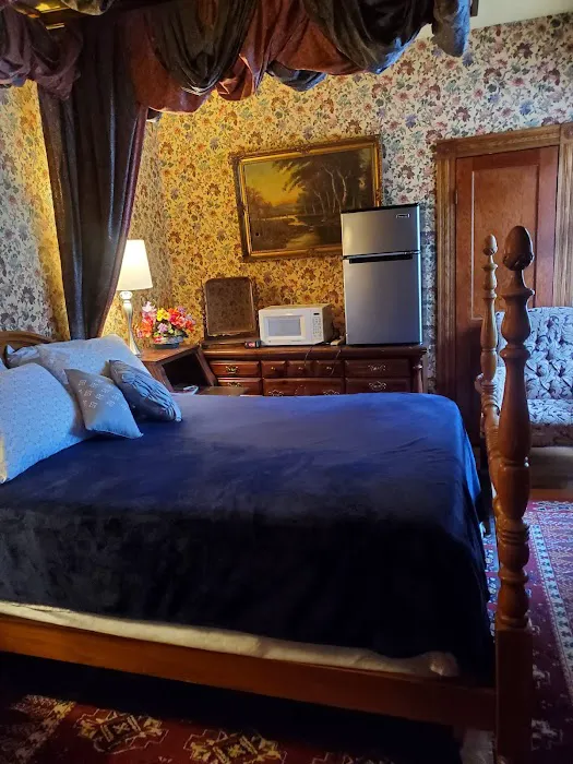 Moonshadow inn 4