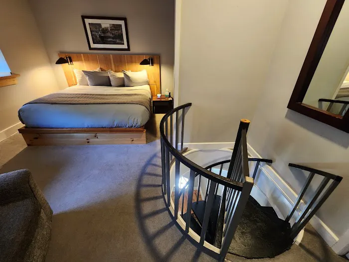 Ledges Hotel 4