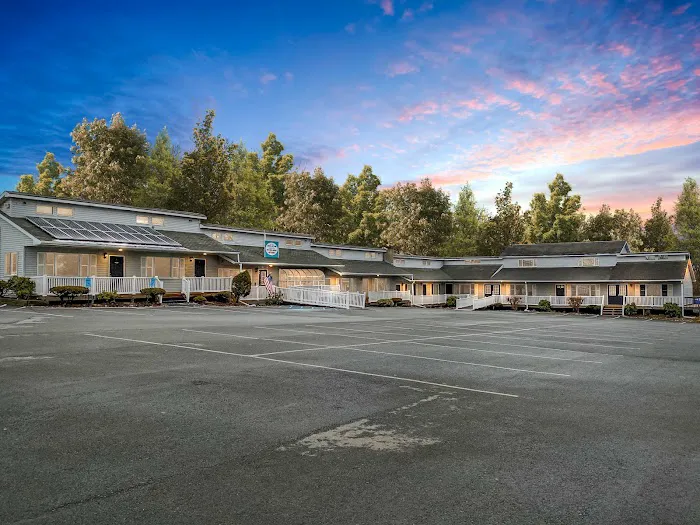 East Shore Lodging 4