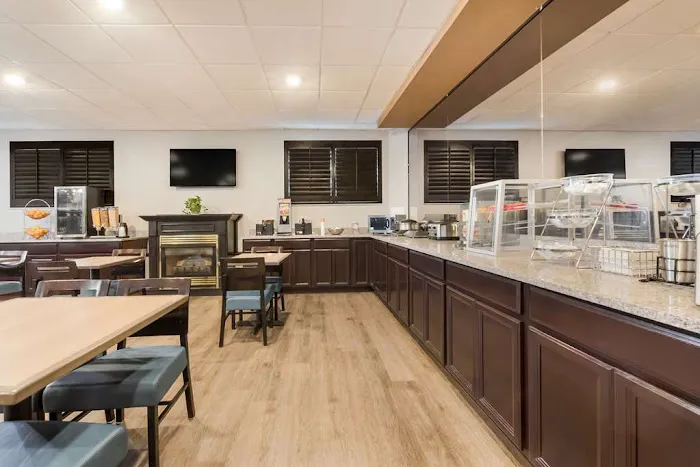 Baymont by Wyndham Westampton 4