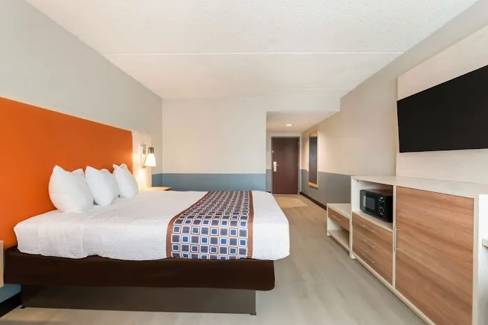 Baymont by Wyndham Westampton 4