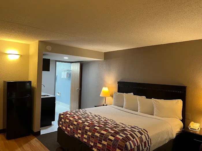 Red Roof Inn & Suites Mt Holly - McGuire AFB 4