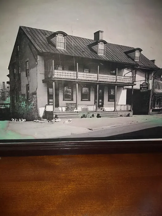 Hotel & Tavern 4