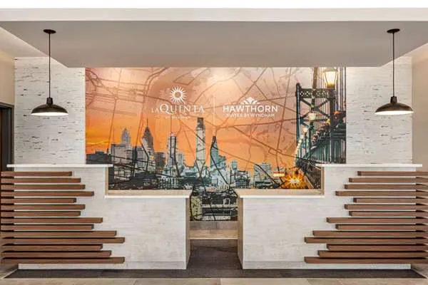 La Quinta Inn & Suites by Wyndham Mount Laurel / Moorestown 4