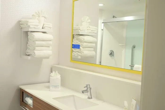 Hampton Inn & Suites Mount Laurel/Moorestown 4