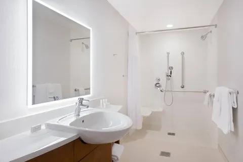 SpringHill Suites Mt. Laurel Cherry Hill 4