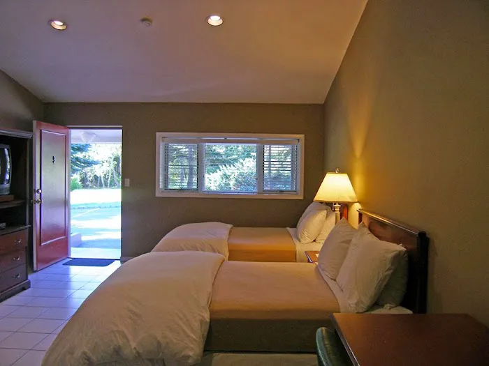 Hamlet Inn 4