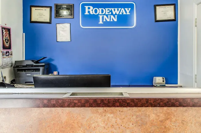 Rodeway Inn 4