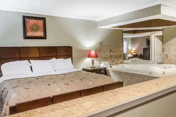 Rodeway Inn 4