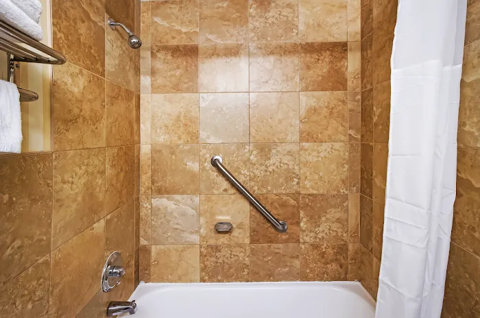 Econo Lodge 4