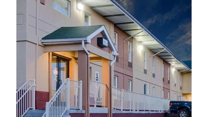 Super 8 by Wyndham Allentown 4