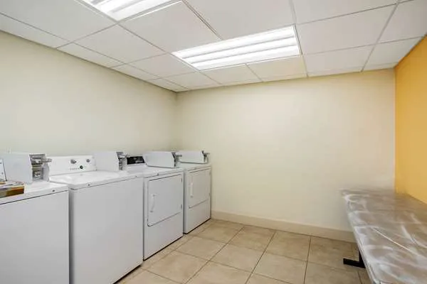 La Quinta Inn & Suites by Wyndham Danbury 4