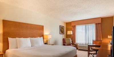 La Quinta Inn & Suites by Wyndham Danbury