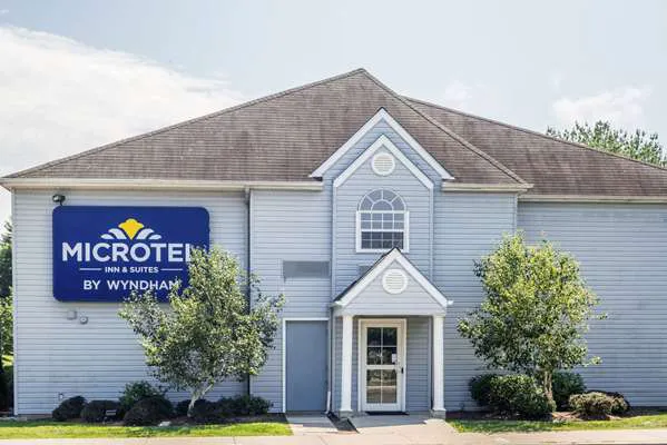 Microtel Inn & Suites by Wyndham Bethel/Danbury 4