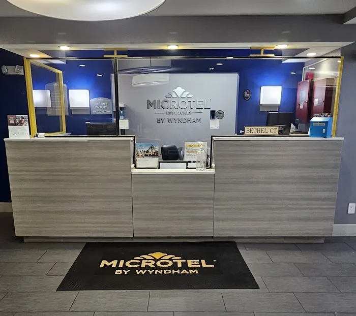 Microtel Inn & Suites by Wyndham Bethel/Danbury 4