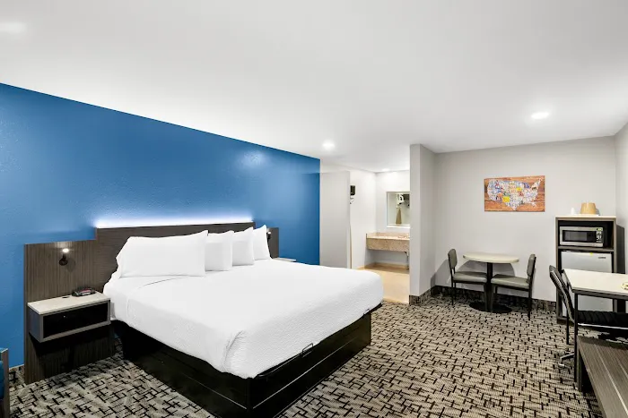 Econo Lodge - Bethel/Danbury 4