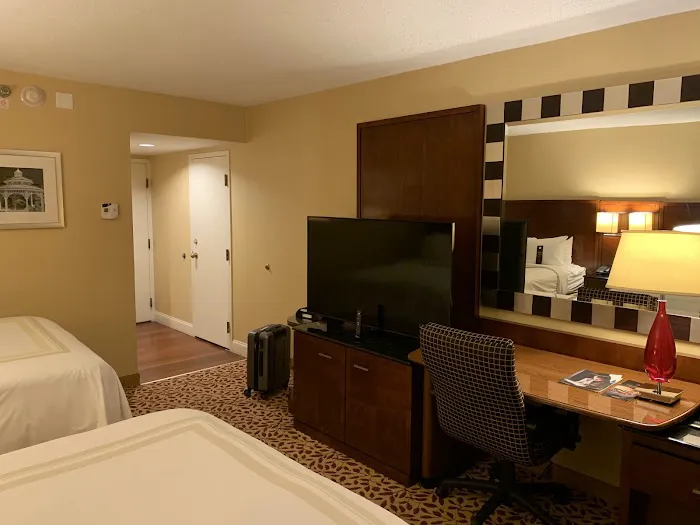 Trumbull Marriott Shelton 4